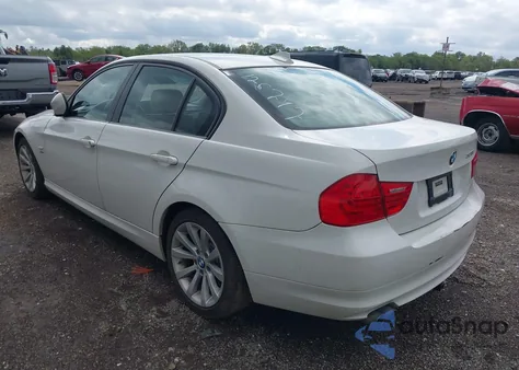 2011 BMW 328I xDrive z USA, uszkodzony, nr VIN WBAPK5C5XBF126747